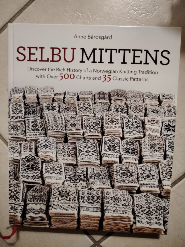 Selbu mittens, copertina rigida, usato